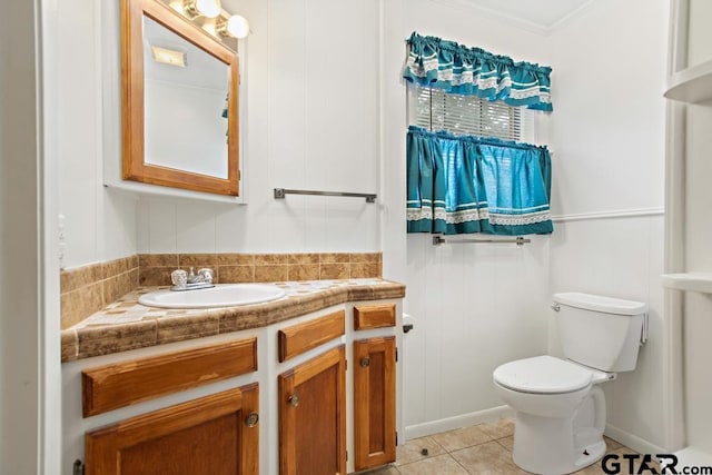 10516 Debbie Ln, Flint, TX 75762 - bathroom with vanity, tile patterned flooring, and crown molding