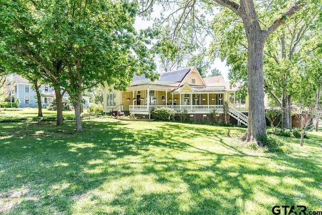 view of front of house featuring a front yard