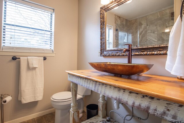 11790 E US Highway 175, Larue, TX 75770 - full bathroom featuring wood finished floors and a tile shower