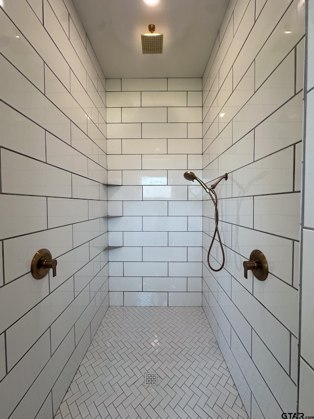 12301 Harlon, Flint, TX 75762 - bathroom featuring tiled shower