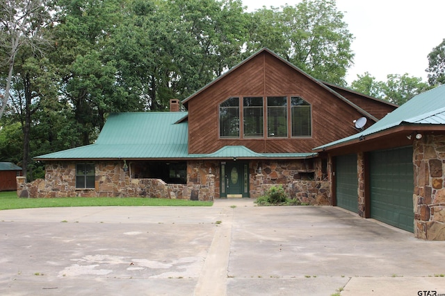 view of front of home featuring a garage