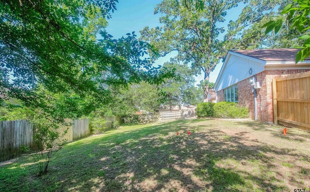 2115 Heather Ln, Tyler, TX 75703 - view of yard
