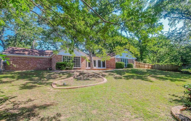 2115 Heather Ln, Tyler, TX 75703 - view of yard
