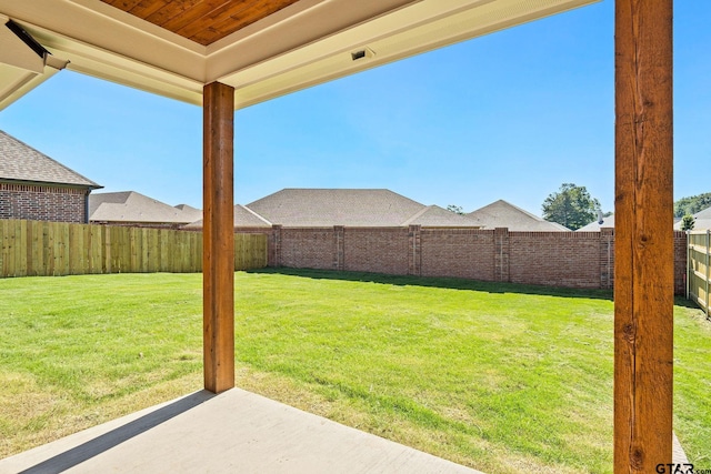 view of yard featuring a patio