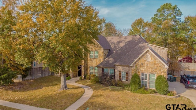 view of front facade with a front lawn