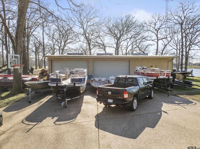view of detached garage