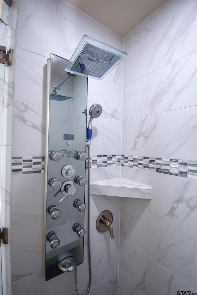 2222 Rana Park, Flint, TX 75762 - bathroom with a tile shower
