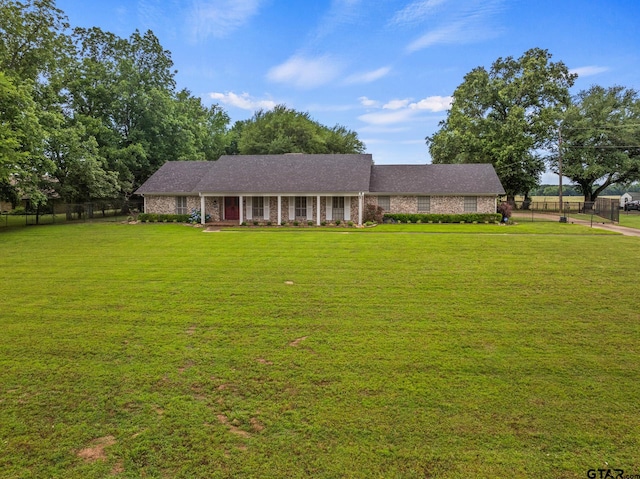1108 Quitman, Pittsburg, TX 75686 - ranch-style home featuring covered porch