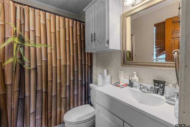 1304 Azalea Dr, Sulphur Springs, TX 75482 - bathroom with vanity, a textured ceiling, crown molding, and a shower with shower curtain