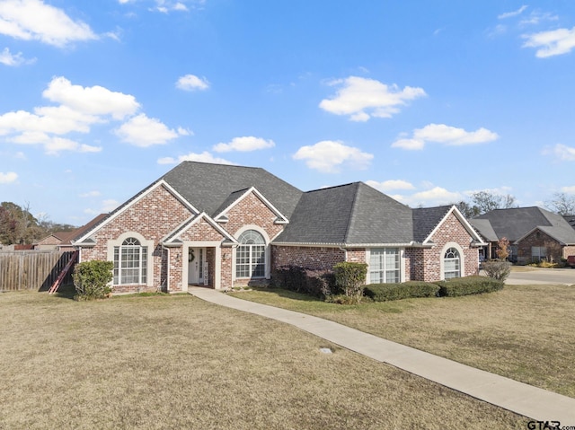 view of front of property with a front yard