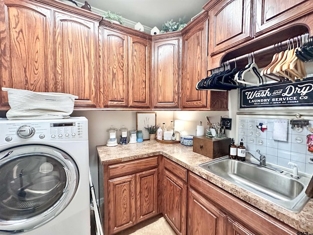 599 N Weldon St, Frankston, TX 75763 - laundry area featuring washer / clothes dryer and cabinet space