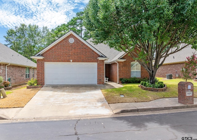 5821 Cross Creek Cir, Tyler, TX 75703 - photo 1