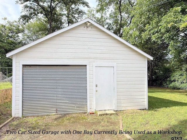 902 W 9th St, Tyler, TX 75701 - view of detached garage