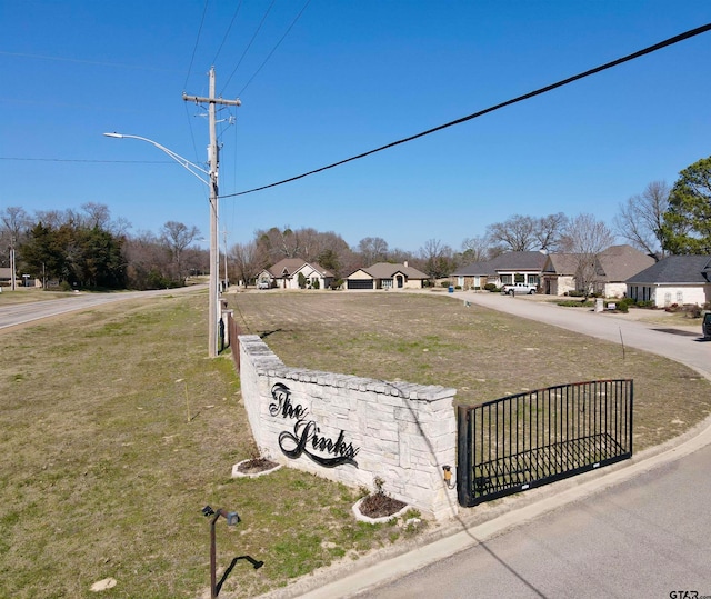 Listing photo 3 for 105 Links Dr, Mount Pleasant TX 75455