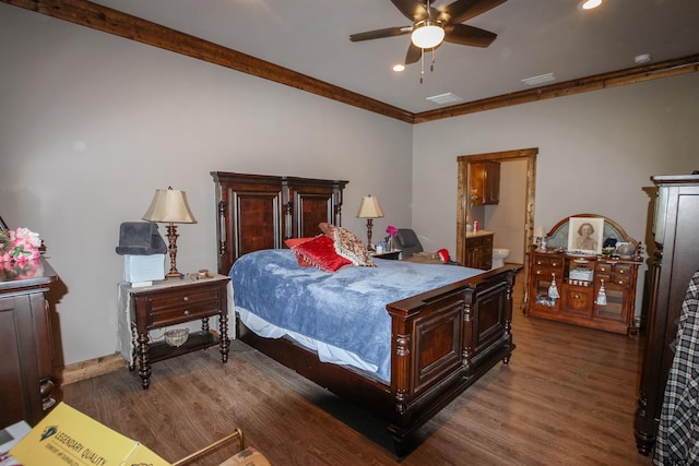 5000 Fm 315 S, Chandler, TX 75758 - bedroom featuring dark wood-style floors, recessed lighting, ensuite bath, crown molding, and a ceiling fan