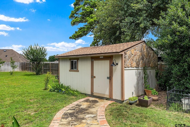 11187 Hunters Trl, Flint, TX 75762 - view of shed featuring a fenced backyard