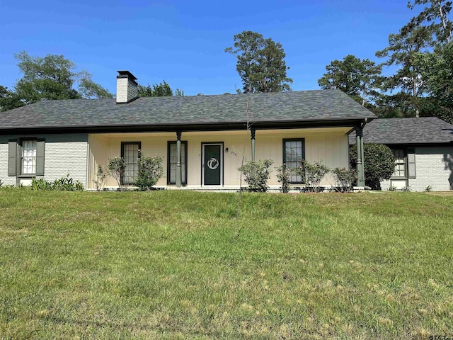 single story home with a front yard