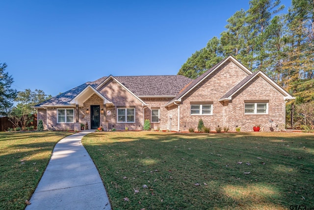 view of front of house featuring a front yard