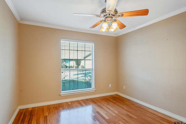 unfurnished room featuring light hardwood / wood-style flooring, ceiling fan, and crown molding