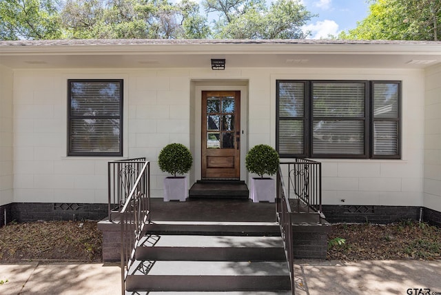 267 N Pecan St, Van, TX 75790 - doorway to property with crawl space