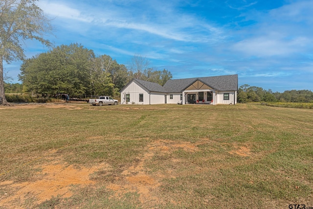 view of front of house with a front lawn