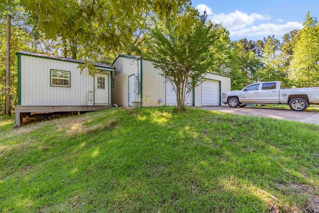 view of front of home with a front yard