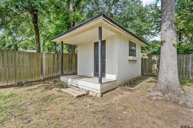 7411 Hollyoak Dr, Tyler, TX 75703 - view of outdoor structure with a fenced backyard