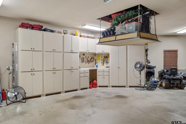 5875 Stonegate Trl, Tyler, TX 75703 - view of garage
