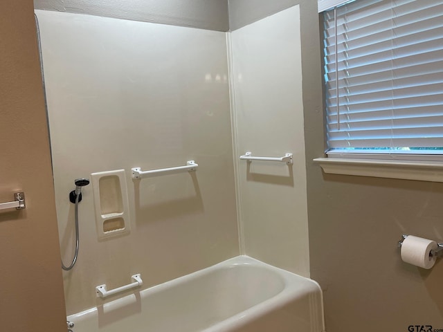 bathroom featuring a bathing tub