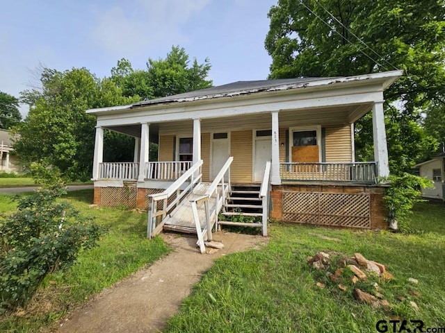 823 W Louisiana St, Palestine, TX 75801 - view of front facade featuring a porch