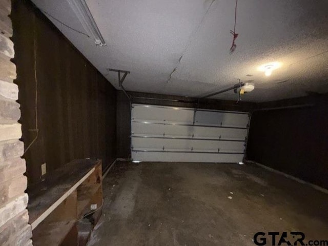 3606 Glendale Dr, Tyler, TX 75701 - garage featuring a garage door opener