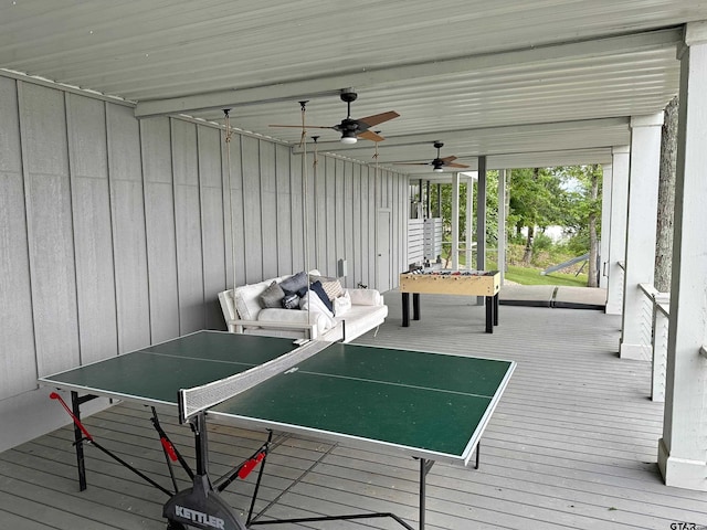 deck with ceiling fan