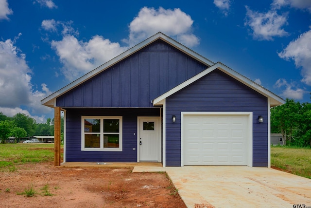 view of front facade with a garage