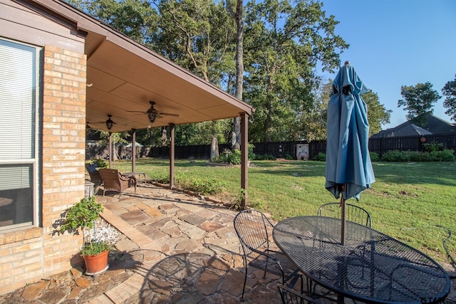 view of patio with ceiling fan