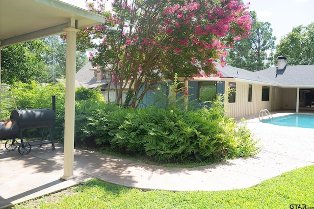 4010 Silverwood Dr, Tyler, TX 75701 - outdoor pool featuring a patio area