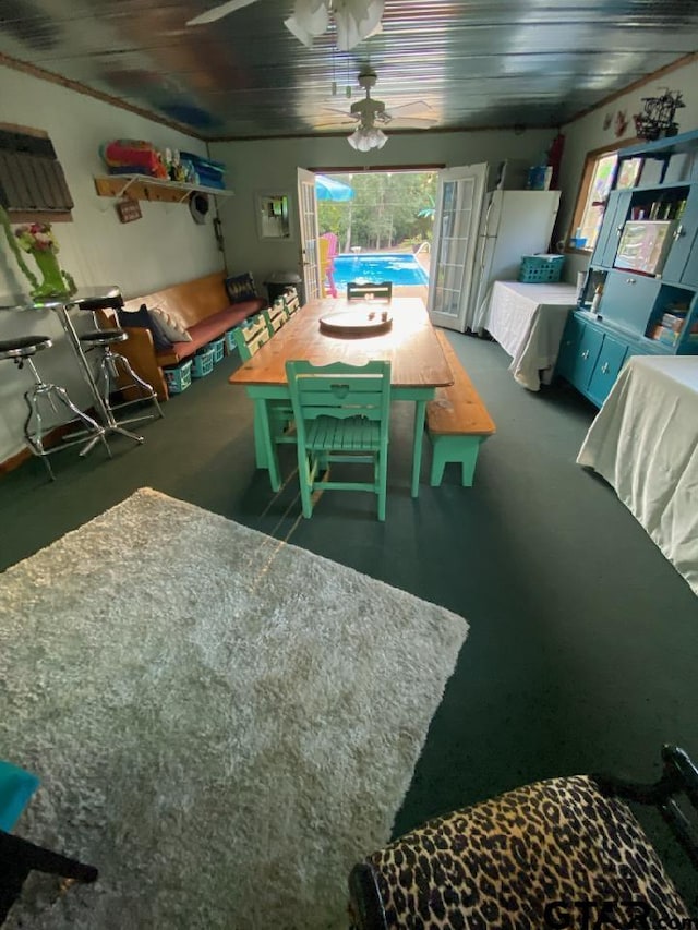 dining area featuring ceiling fan