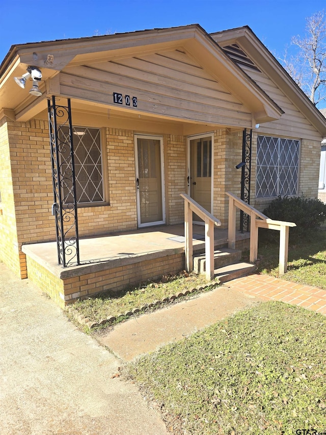 view of front facade featuring a porch