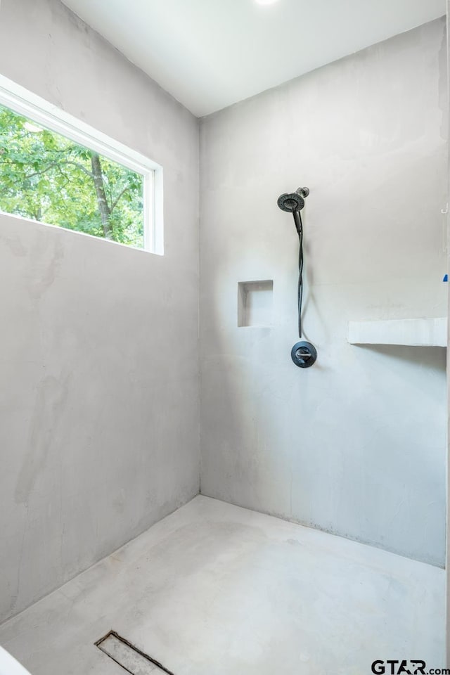15683 Crk 472, Tyler, TX 75706 - bathroom featuring concrete flooring