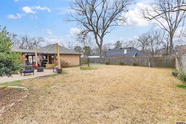 view of yard featuring a patio