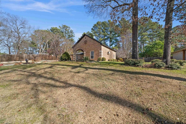 exterior space featuring a lawn