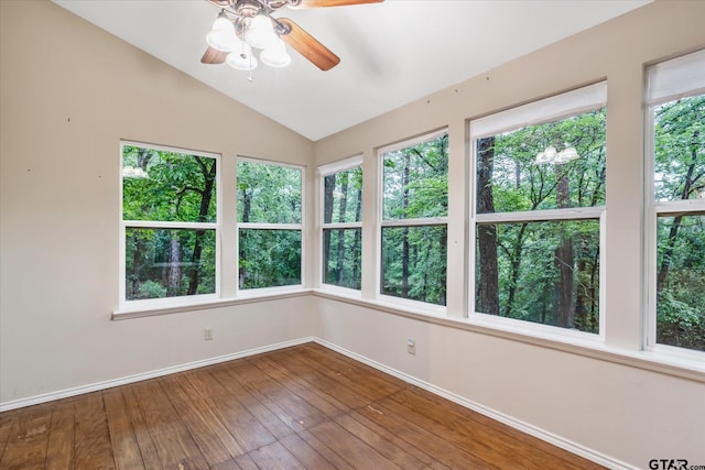 141 Green Mesa Ln, Holly Lake Ranch, TX 75765 - unfurnished room featuring ceiling fan, healthy amount of natural light, baseboards, and lofted ceiling