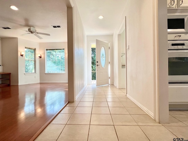 250 Autumn Wood Trl, Holly Lake Ranch, TX 75765 - foyer featuring ceiling fan, baseboards, and recessed lighting
