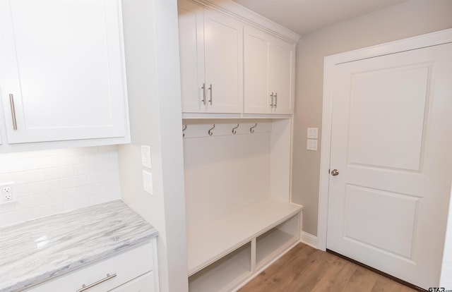 414 Bluebonnet Cir, Chandler, TX 75758 - mudroom with light wood-type flooring