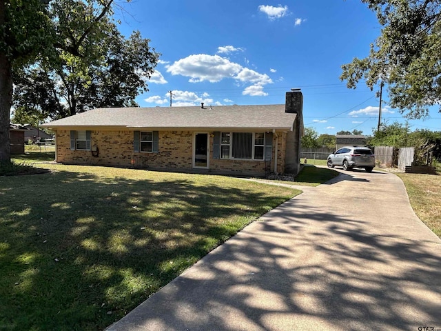 view of front of property with a front yard