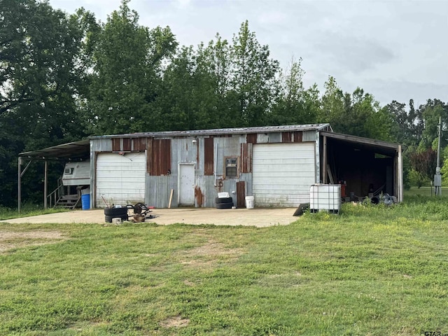 view of outdoor structure with an outdoor structure