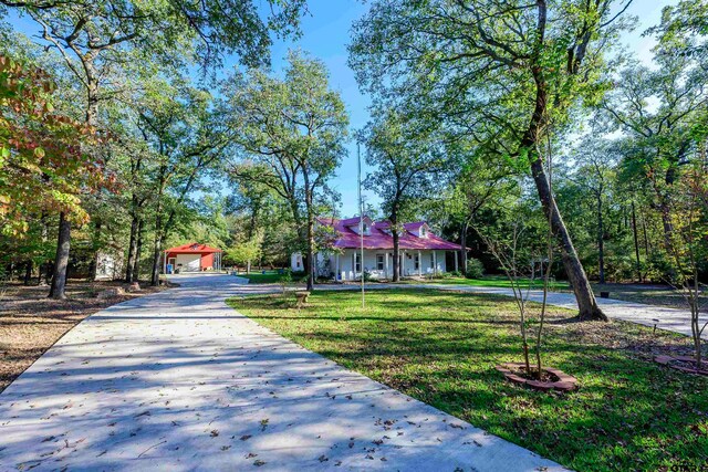 view of front of home with a front lawn