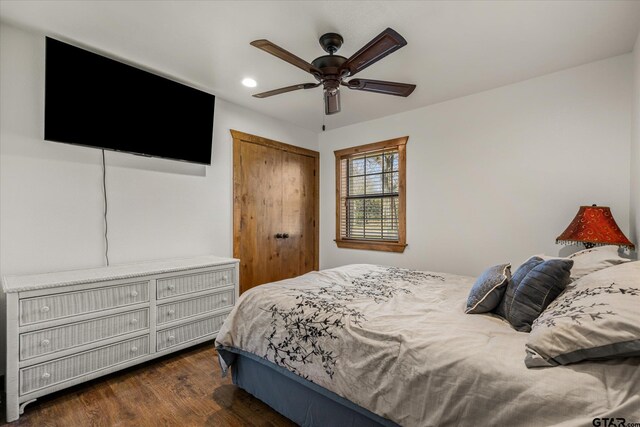 110 Vz County Road 2121, Canton, TX 75103 - bedroom featuring dark wood-style flooring, a closet, a ceiling fan, and recessed lighting