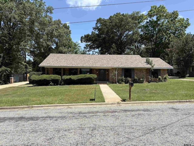 515 Dogwood Ln, Mount Pleasant, TX 75455 - photo 1