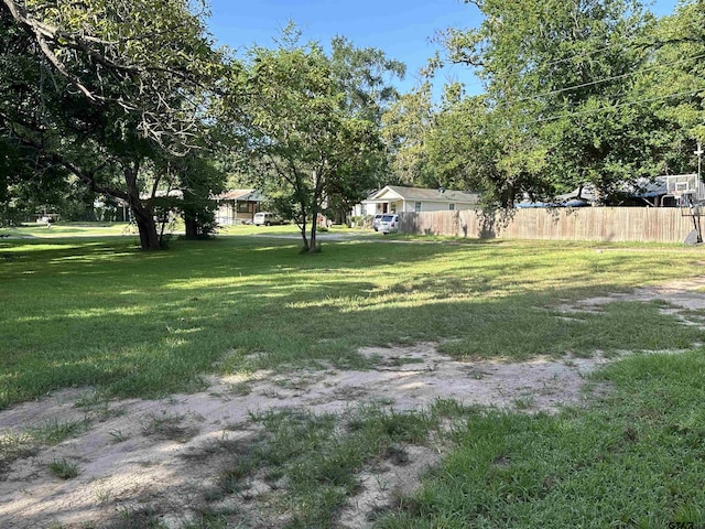 1002 Humbleway, Overton, TX 75684 - photo 4