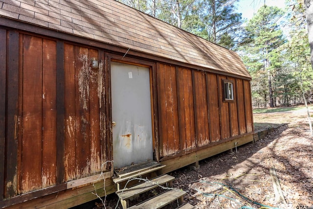 view of outbuilding